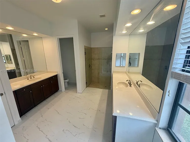 8711 NW 41st St — Photo 11