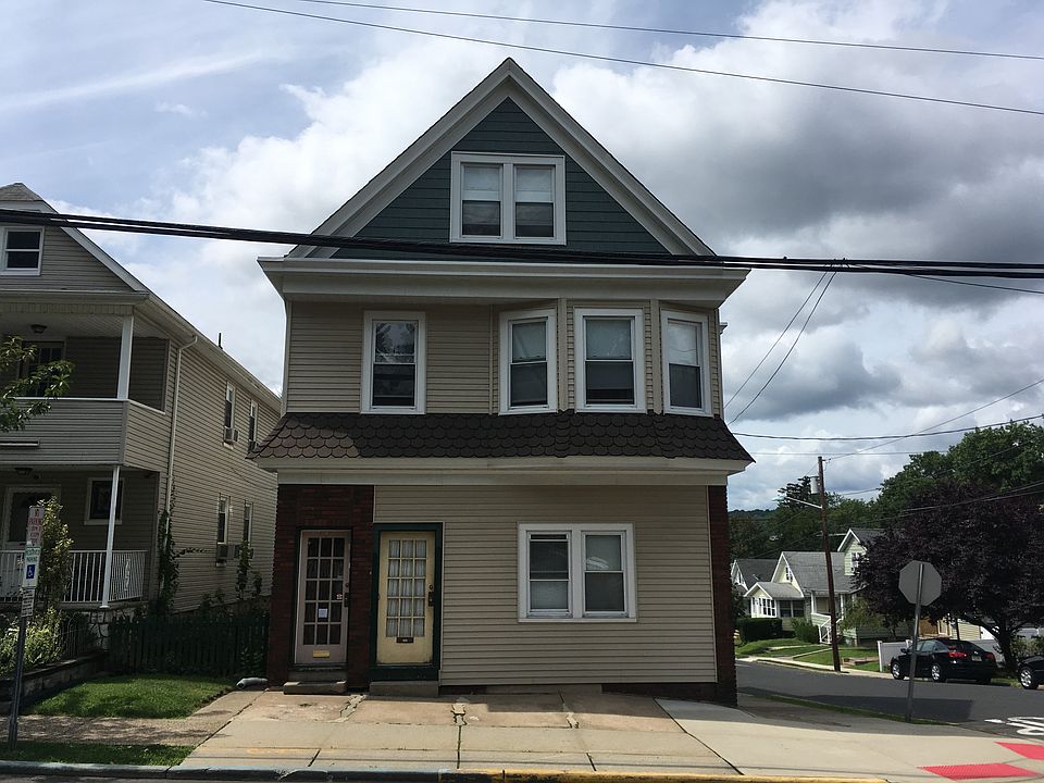 1st image of 245 Brown Ave