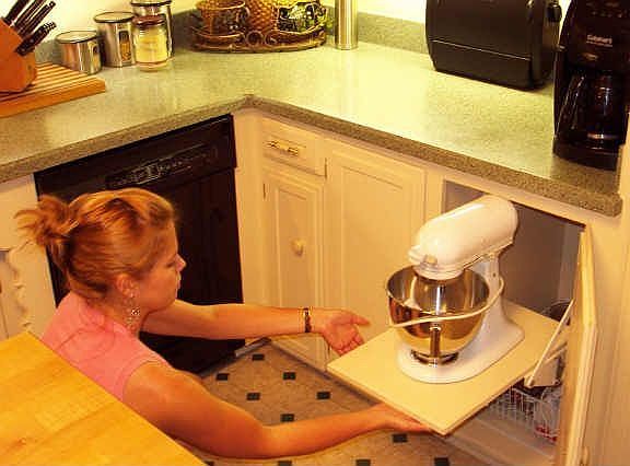 Updated Kitchen with features