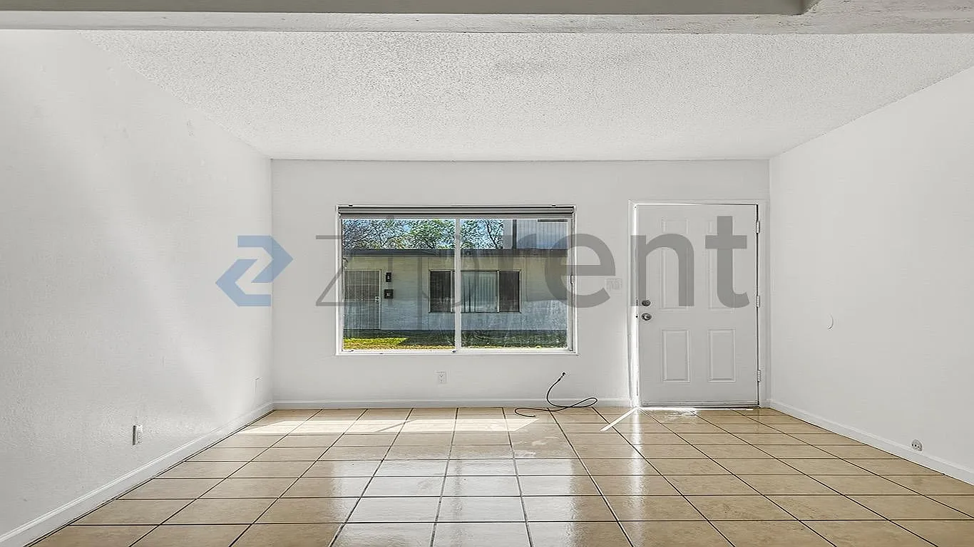 2 bed, 750 sqft, $1,195 — Photo 1
