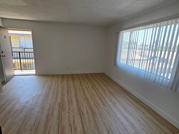 3rd image of 3933-3943 N La Rica Ave #43-20
