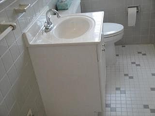1st floor bath