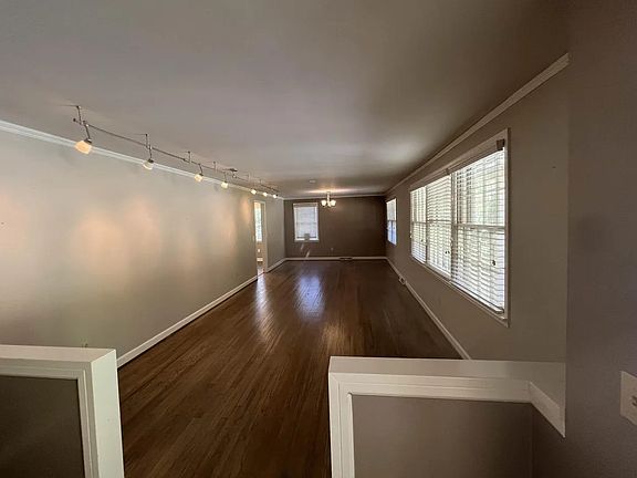 2nd image of 416 Summerlea Dr