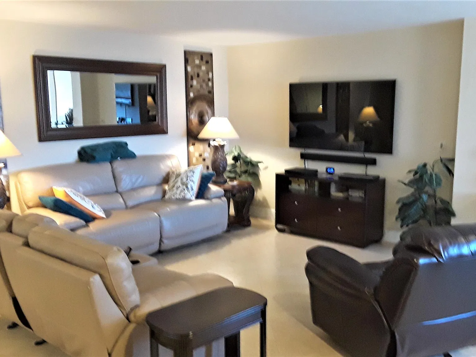 2 bed, 2.0 bath, 1280 sqft, $5,300 — Photo 3