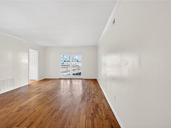 3rd image of 1150 Collier Rd NW APT K9