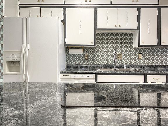 4th image of 10217 Camwood Dr