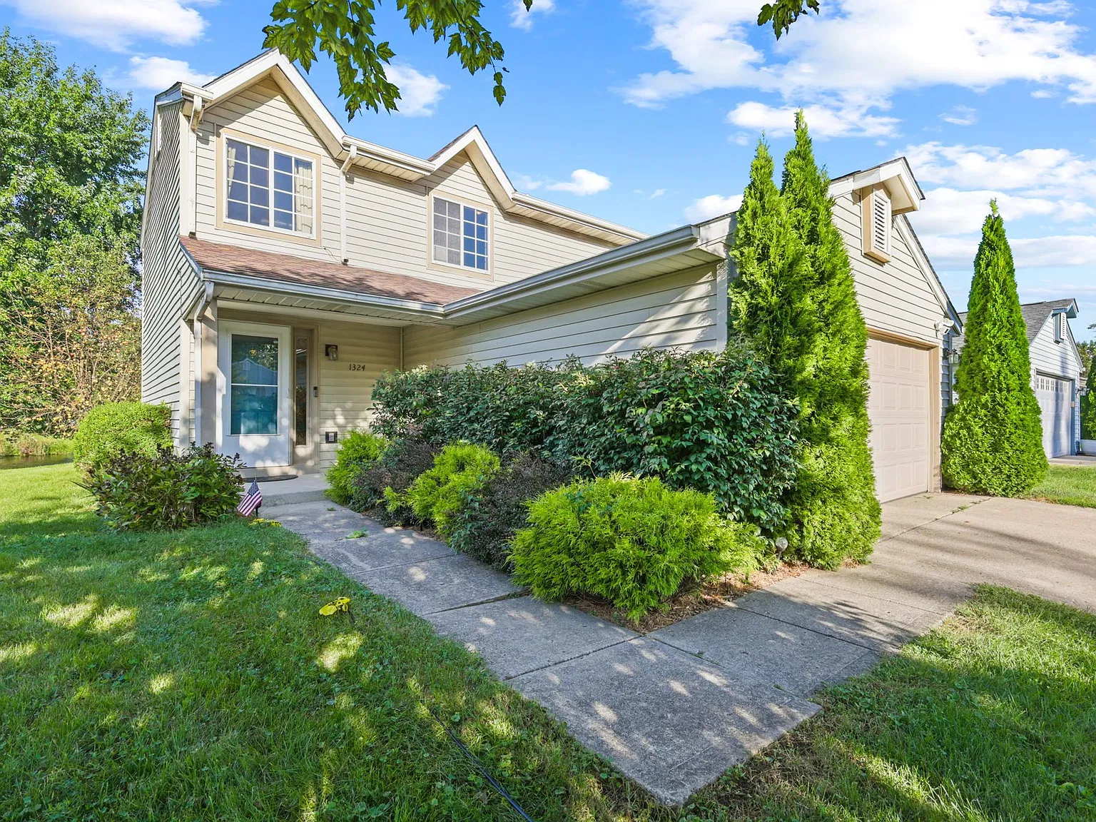 3 bed, 2.5 bath, 1440 sqft, $3,850 — Photo 4