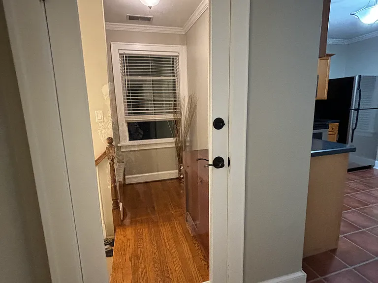 Entry from mudroom to apartment
