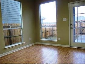 3rd image of 3909 Victoria Ave