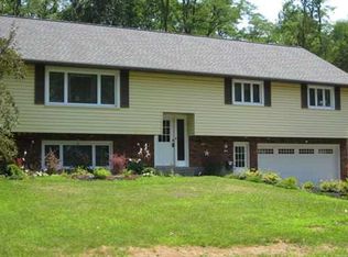 31 Northgate Dr, Guilderland, NY 12084