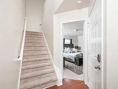 910 Society Cir SW — Photo 3
