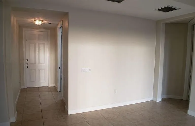 8207 NW 128th Ln #18-B — Photo 3