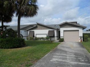 7 Ridgepointe Dr #F, Boynton Beach, FL 33435