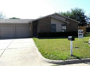 2411 Clint Ct, Arlington, TX 76014