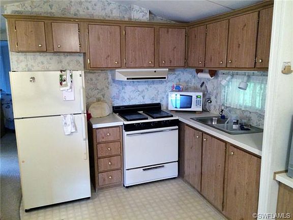5th image of 16 Garnet Dr