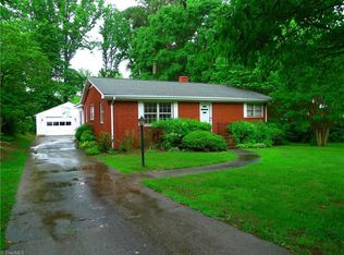 1201 S Woodleigh Cir, Reidsville, NC 27320