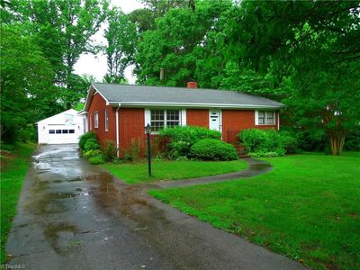 1201 S Woodleigh Cir, Reidsville, NC, 27320