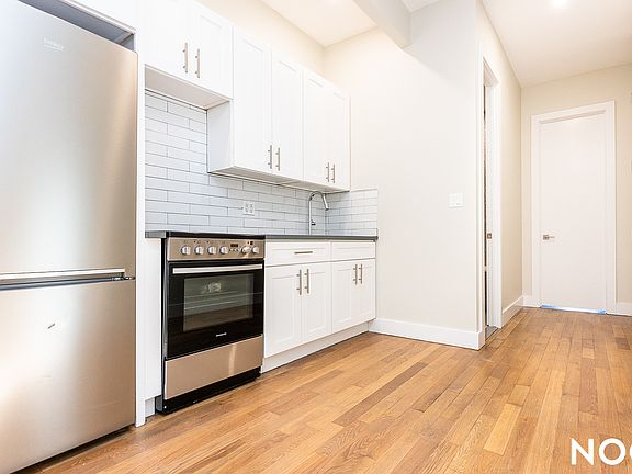 2nd image of 170 Jefferson St #1B