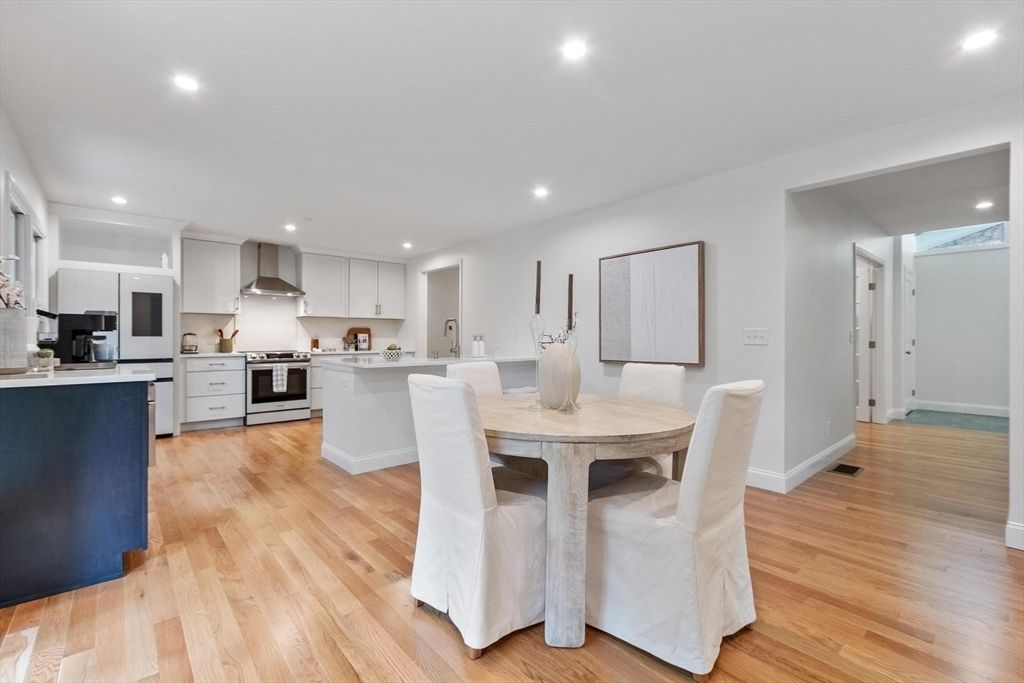 23 Revolutionary Rd, Concord, MA - View 3