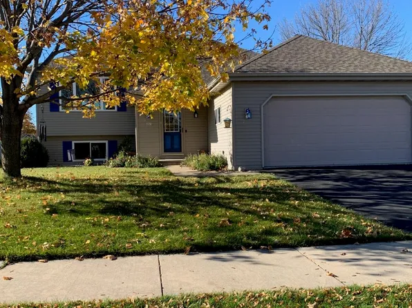 3825 Purple Crest Dr, Oshkosh, WI 54901