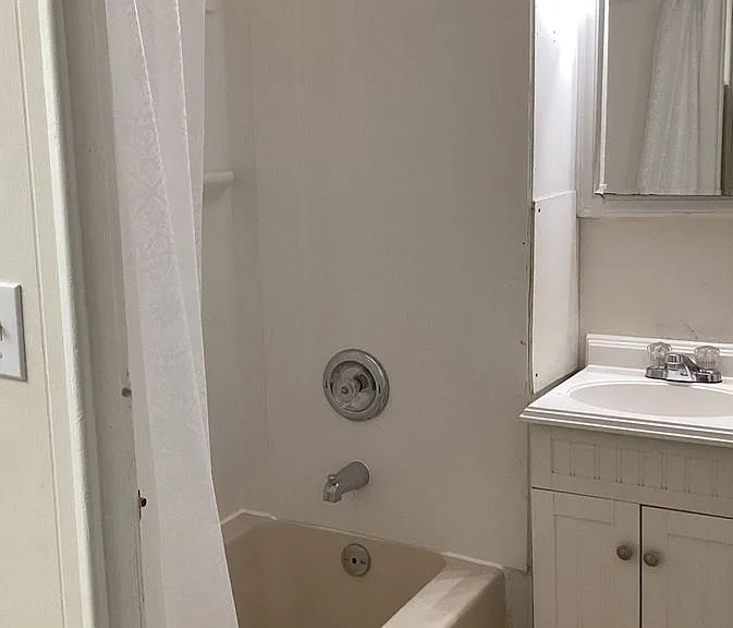 149 S Main St — Photo 11