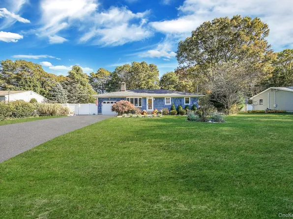 243 Robinson Avenue, East Patchogue, NY 11772