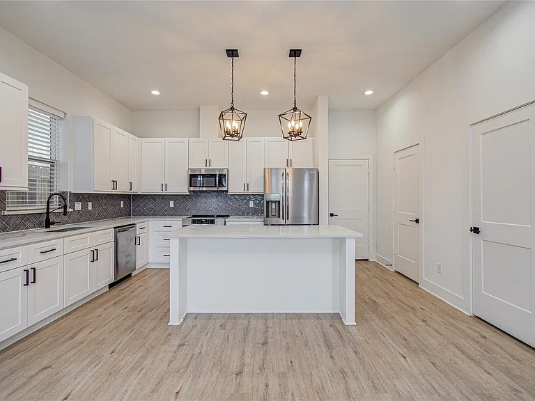 6420 Highland Pine Ln — Photo 10
