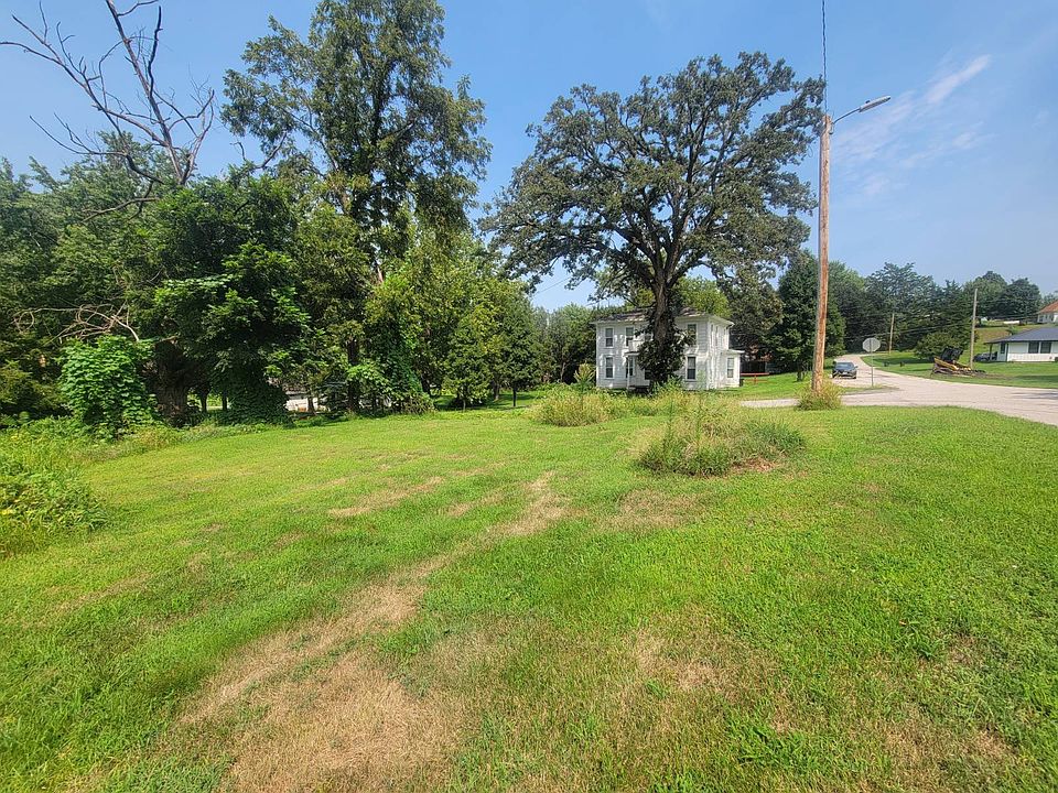 2nd image of 920 7th St