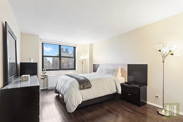 Sold by Halstead Real Estate | media 16