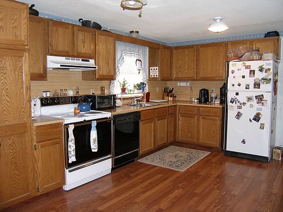 Cabinet packed kitchen