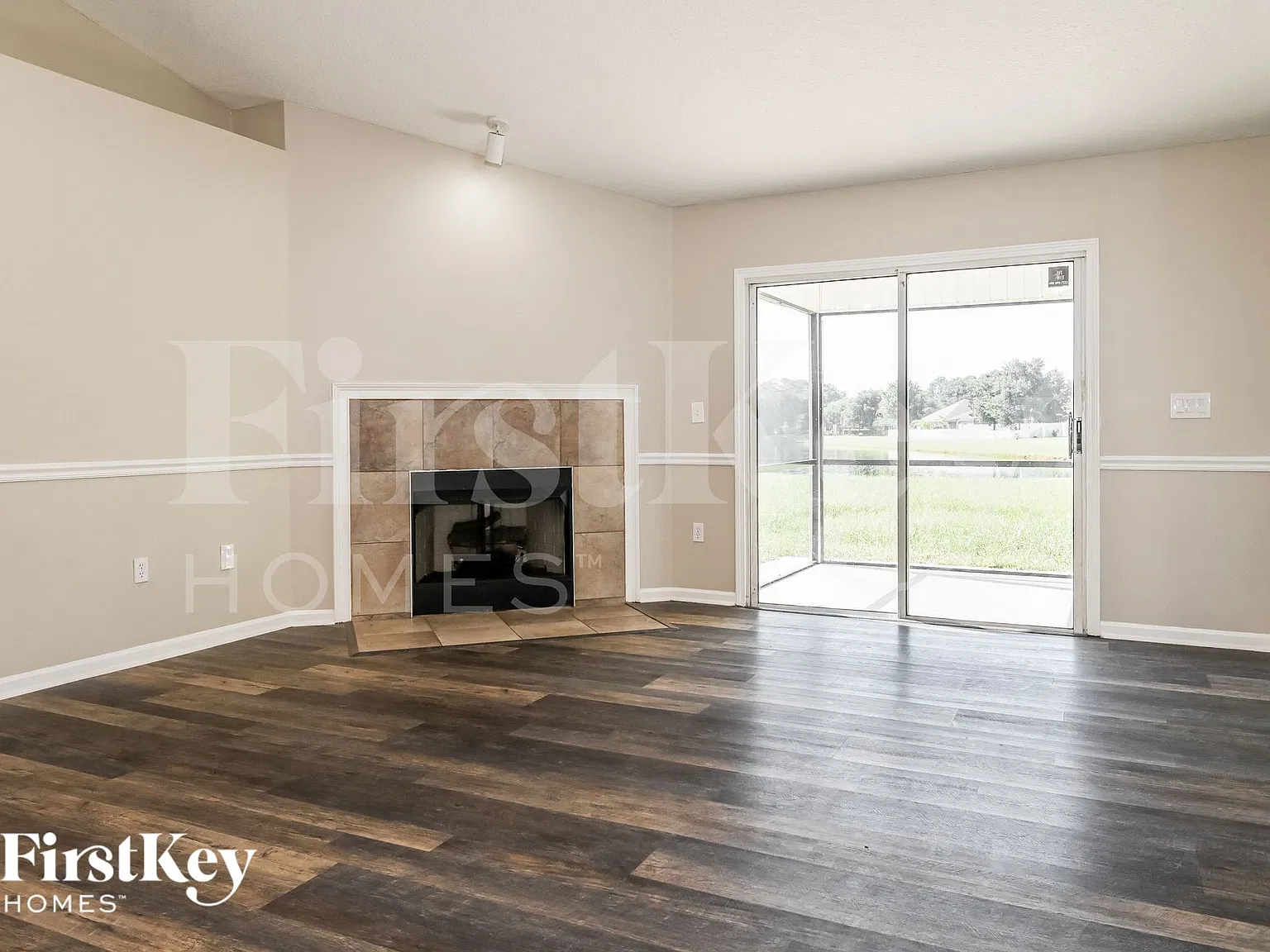 3 bed, 2.0 bath, 1868 sqft, $2,590 — Photo 3