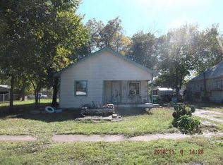 212 E Washington St, Walters, OK 73572