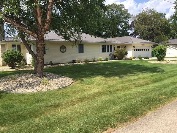 68852 Twilight St, Edwardsburg, MI 49112