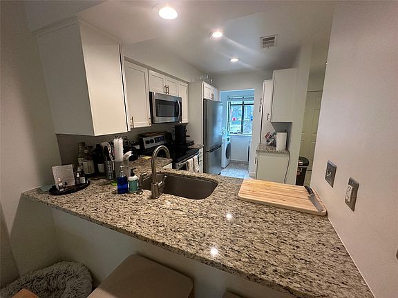 4th image of 2215 Post Rd APT 2002