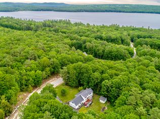 28 Daggett Dr, Raymond, ME 04071