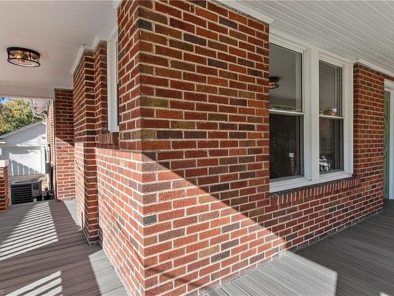 4th image of 440 Granville Dr