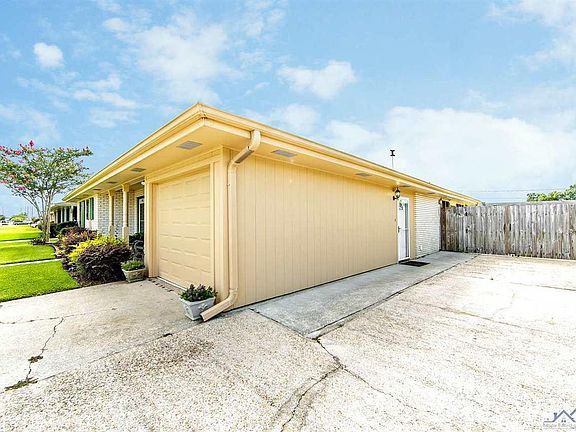 2nd image of 304 Mary Hughes Dr