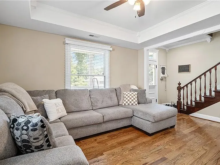 210 E Kay St — Photo 9