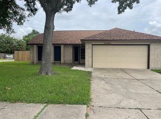 10901 Dogwood Dr, La Porte, TX 77571