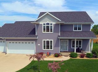 1015 Erik Rd, Cedar Falls, IA 50613