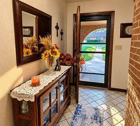 5th image of 918 Baker Pl