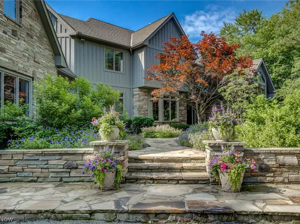 15750 N Ridge Dr, Novelty, OH 44072