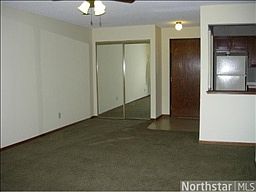 4th image of 999 41st Ave NE APT 103