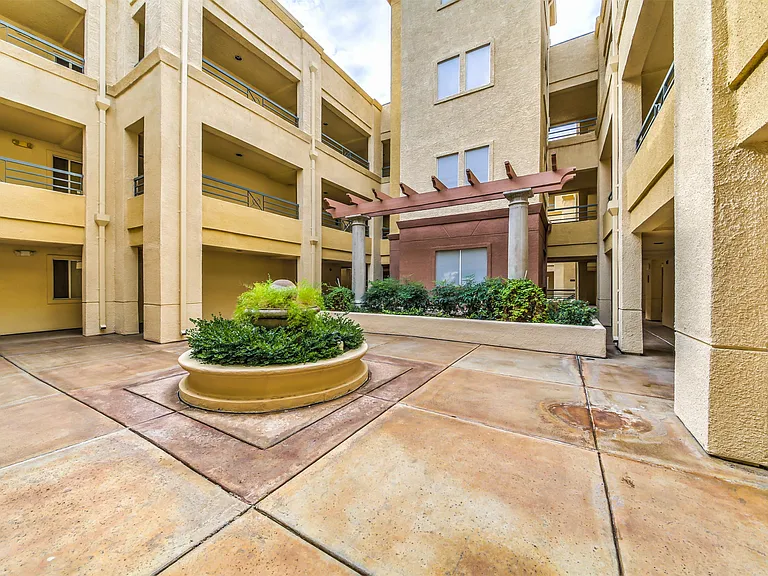 220 E Flamingo Rd — Photo 11