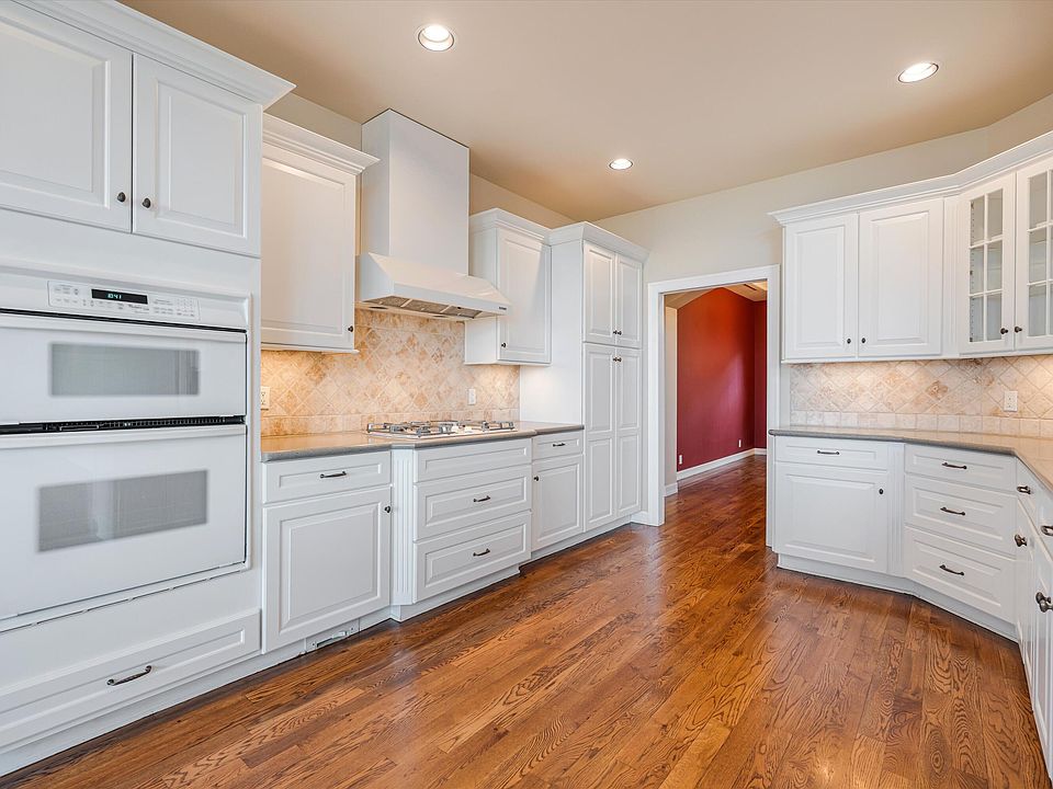 3269 NW Fairway Heights Dr, Bend, OR 97703 | Zillow
