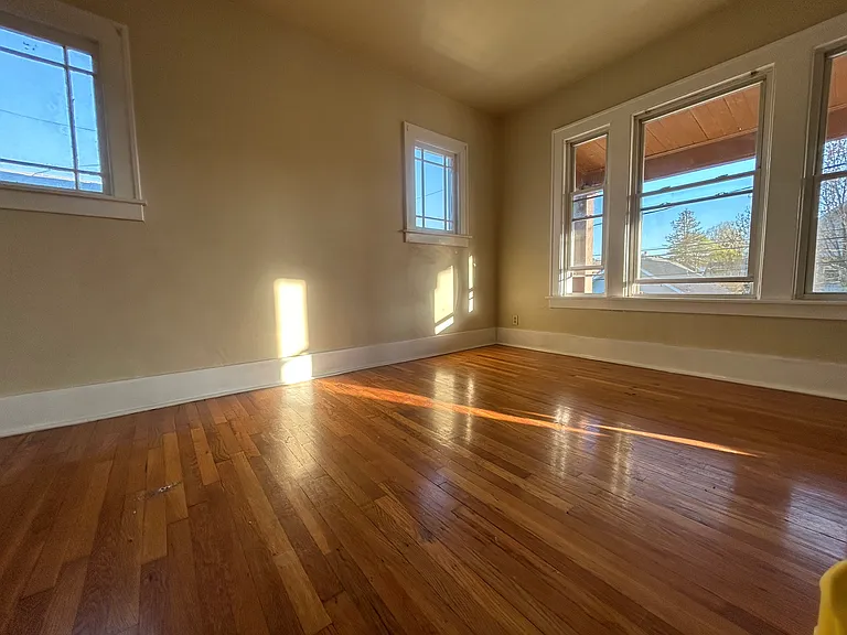 110 Hawthorne Ave #2 — Photo 1