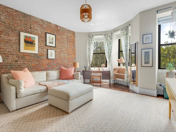 175 Amity Street image 1 of 9