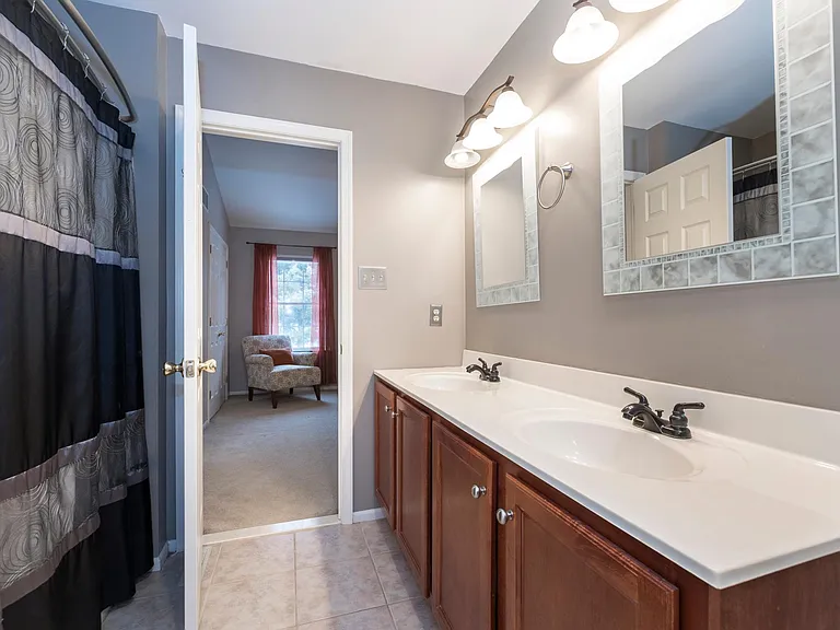 8165 Heritage Dr — Photo 21