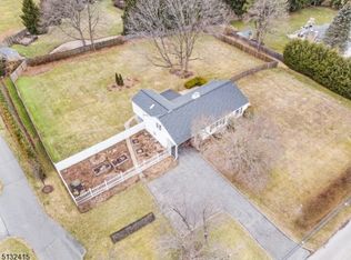 17 Cherry Ln, Mendham, NJ 07945