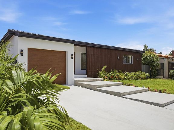 3rd image of 1911 SW 18th Ave